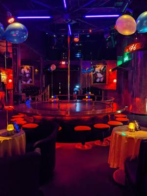 Bare Elegance Gentlemens Club (Los Angeles, United States)