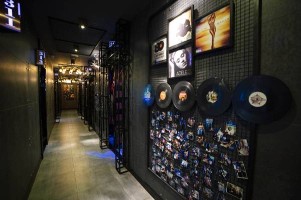 Cash Studio Family Karaoke (Singapore, Singapore)