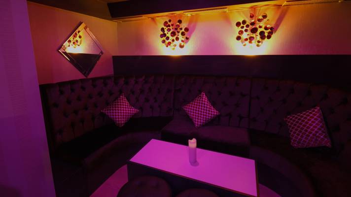 Charlie's Gentlemen's Club And Bar (London, United Kingdom)