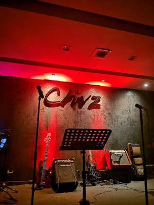 Chivz Lounge Bar (Manila, Philippines)