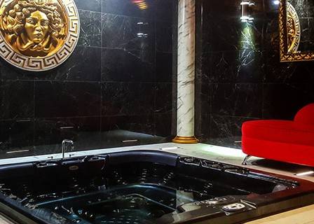 Cleopatra's Gentlemans Club (Sydney, Australia)