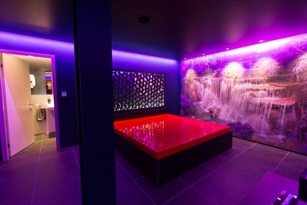 Cruising World (Basel, Switzerland)