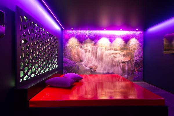 Cruising World (Basel, Switzerland)