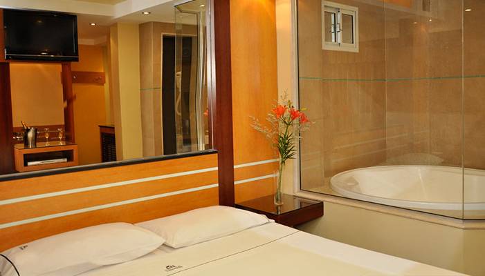 L' Hirondelle (Buenos Aires, Argentina)