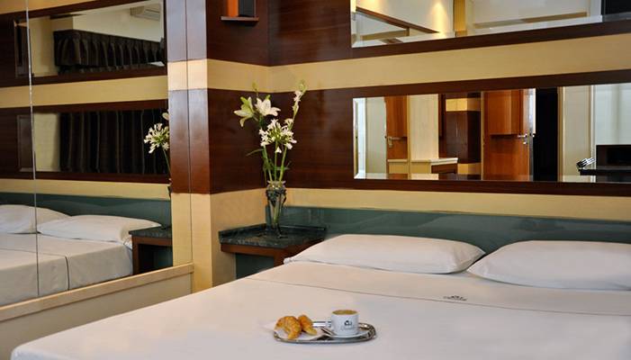 L' Hirondelle (Buenos Aires, Argentina)