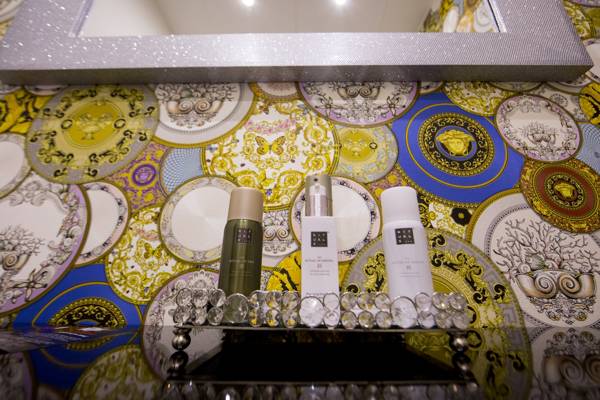 La Madame, Klub Jen Pro Ženy (Prague, Czechia)