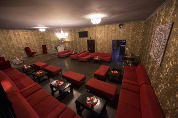 La Madame, Klub Jen Pro Ženy (Prague, Czechia)