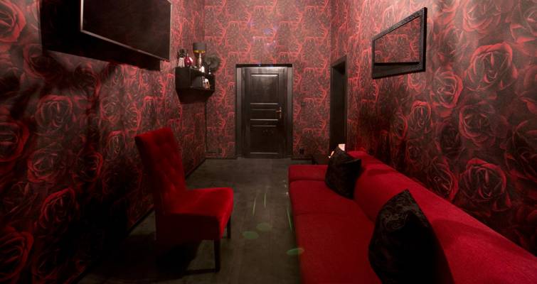 La Madame, Klub Jen Pro Ženy (Prague, Czechia)