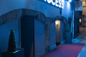 L'access Strip-club
