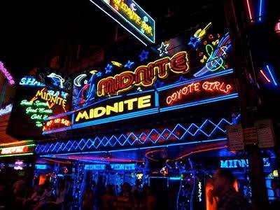 Midnite Bar Soi Cowboy (Bangkok, Thailand)