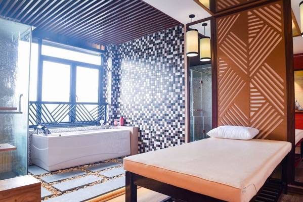 Neko Nuru Massage (Hanoi, Vietnam)