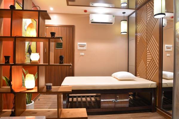 Neko Nuru Massage (Hanoi, Vietnam)