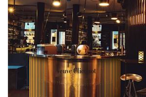 Octans -a Spirited Bar