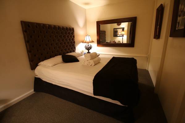 Paris -lower Hutt Escorts (Wellington, New Zealand)