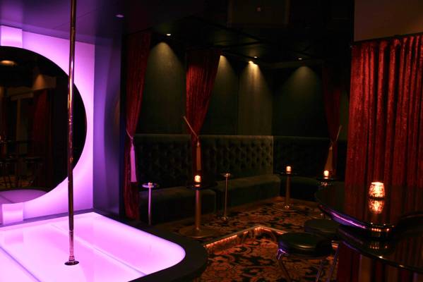 Red Lips Nachtclub, Bar Und Cabaret In Zürich (Zurich, Switzerland)