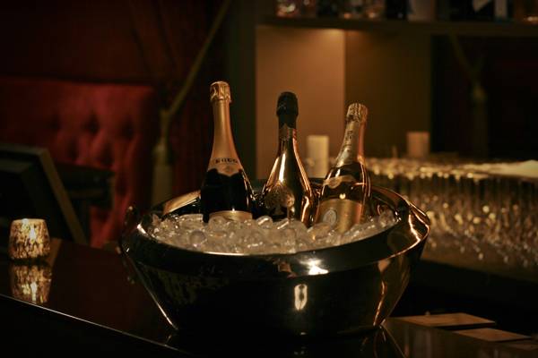 Red Lips Nachtclub, Bar Und Cabaret In Zürich (Zurich, Switzerland)