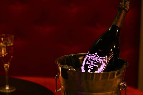 Red Lips Nachtclub, Bar Und Cabaret In Zürich (Zurich, Switzerland)