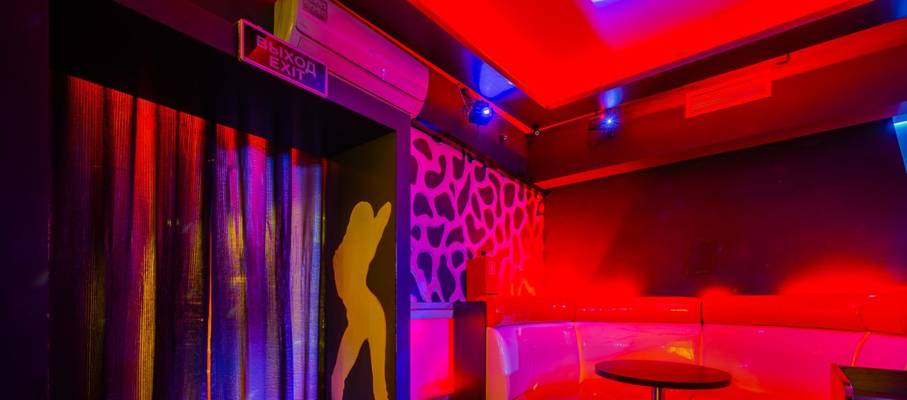 Striptiz-klub Klubnika V Donskom Rayone (Moscow, Russia)