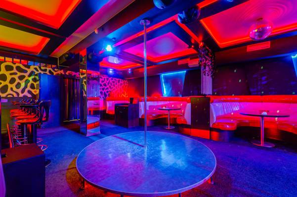Striptiz-klub Klubnika V Donskom Rayone (Moscow, Russia)