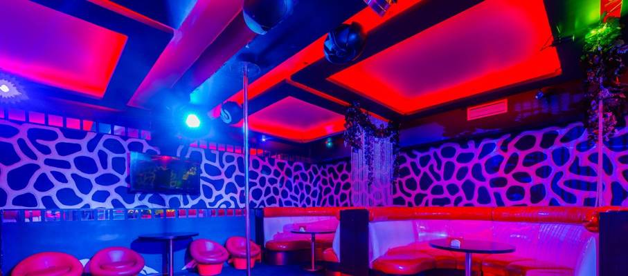 Rossiyada er-xotinlar jinsiy aloqada bolishadi Video porno TV com qoriqchisi yosh ayolni onlayn sikdi