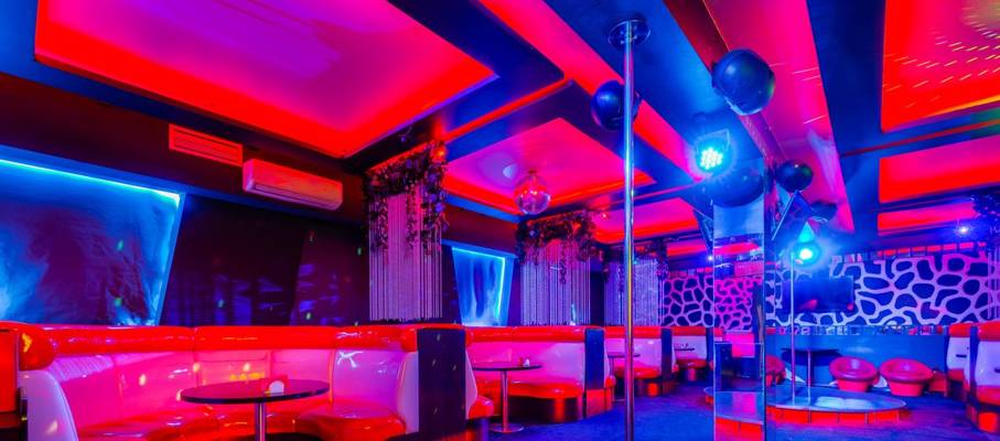 Striptiz-klub Klubnika V Donskom Rayone (Moscow, Russia)