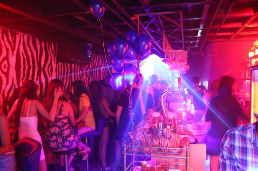 Tiger 136 Bar (Phnom Penh, Cambodia)