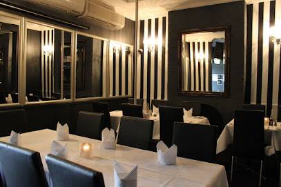 Twin Peeks Lingerie Restaurant (Sydney, Australia)